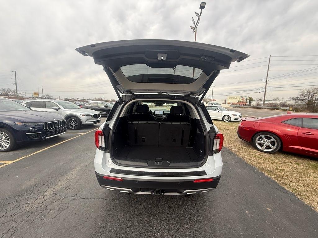 Ford Explorer Active 2025