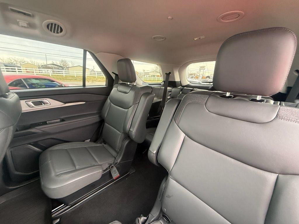 Ford Explorer Active 2025