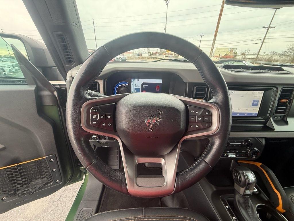 Ford Bronco Base 4-Door w/Advanced 2022