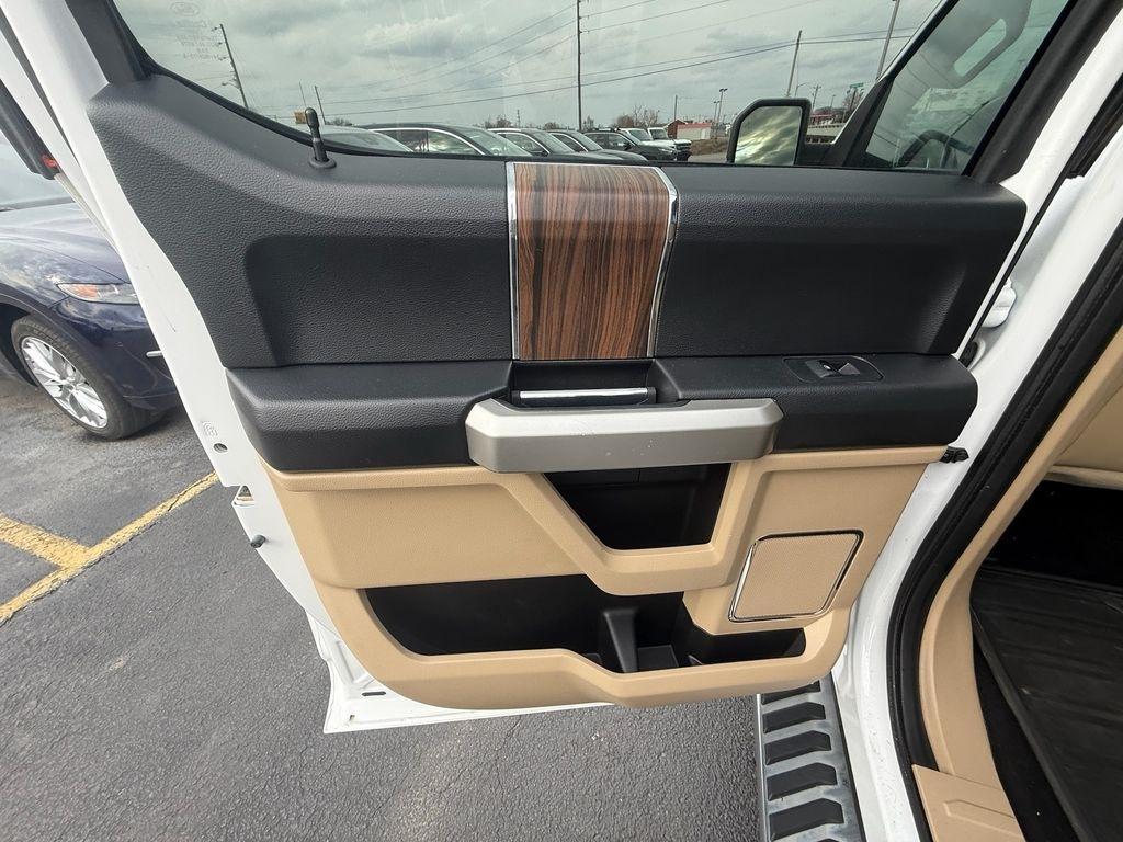 Ford F-150 Lariat SuperCrew 5.5-ft. Bed 4WD 2016