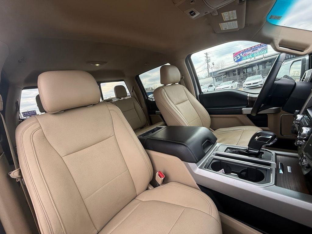 Ford F-150 Lariat SuperCrew 5.5-ft. Bed 4WD 2016