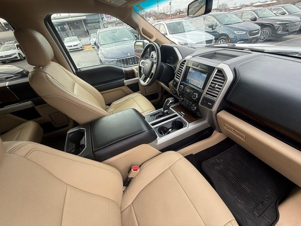 Ford F-150 Lariat SuperCrew 5.5-ft. Bed 4WD 2016