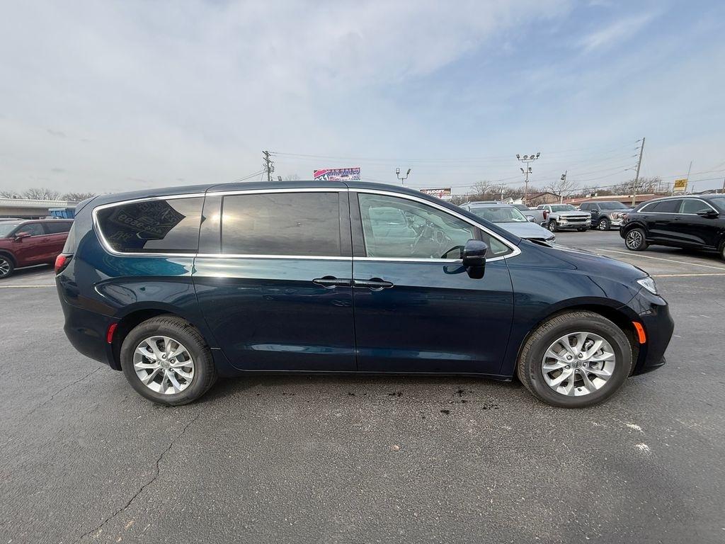 Chrysler Pacifica Touring L AWD 2023