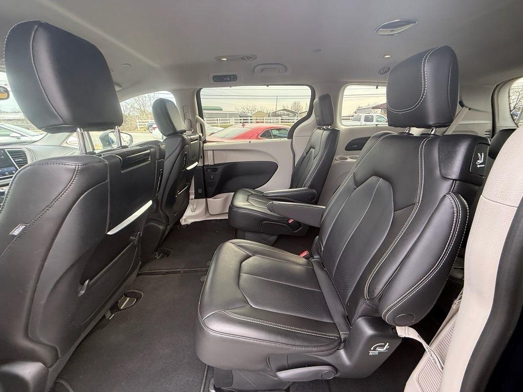 Chrysler Pacifica Touring L AWD 2023