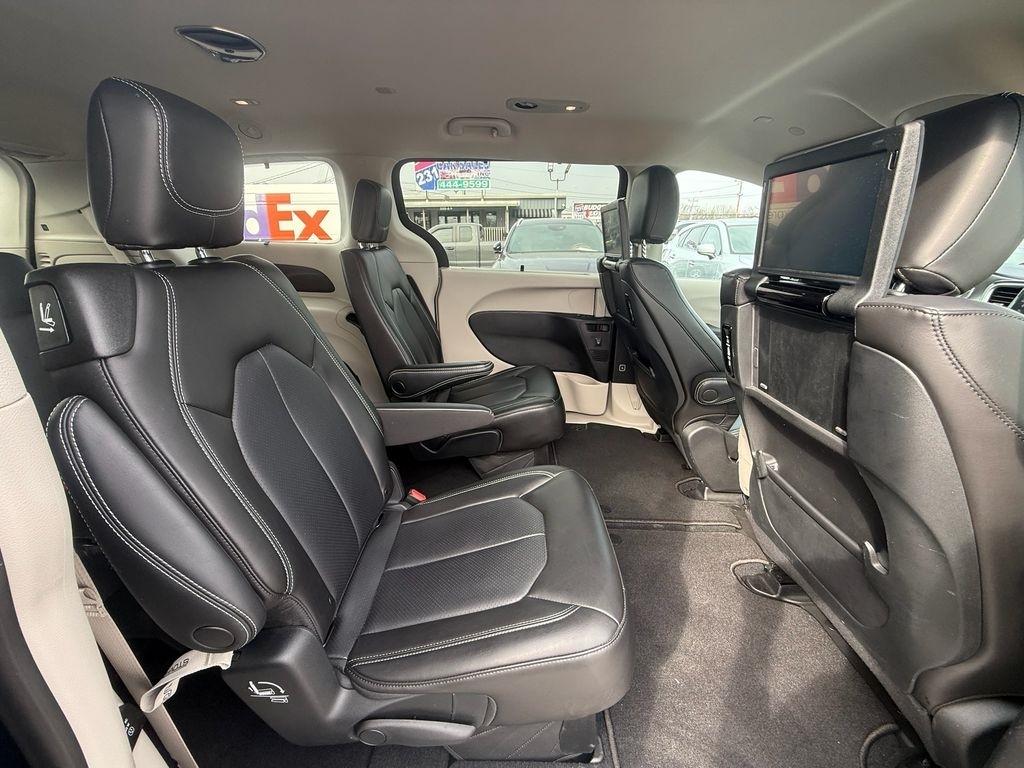 Chrysler Pacifica Touring L AWD 2023