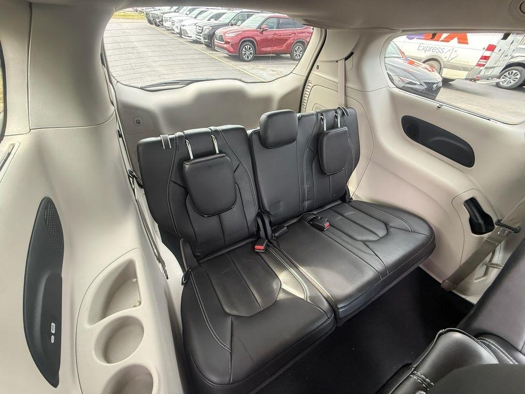 Chrysler Pacifica Touring L AWD 2023