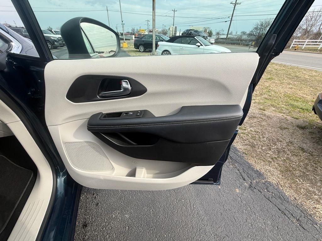 Chrysler Pacifica Touring L AWD 2023