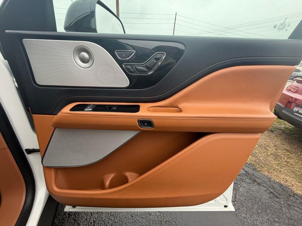 Lincoln Aviator Black Label 2025