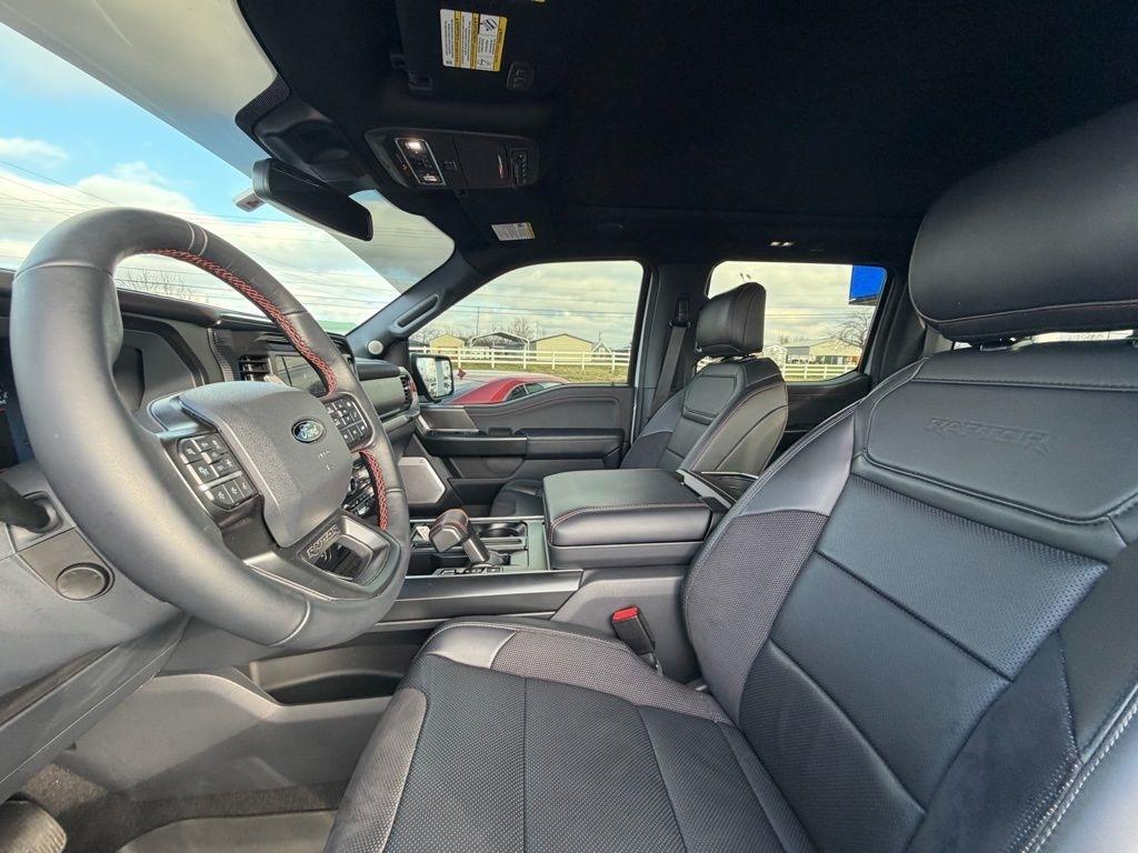 Ford F-150 Raptor SuperCrew 4WD 2025