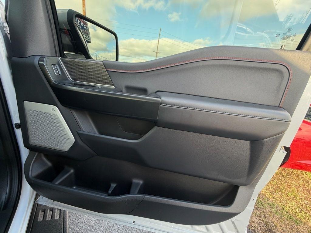 Ford F-150 Raptor SuperCrew 4WD 2025