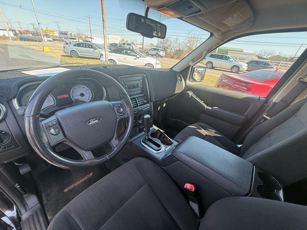 Ford Explorer Sport Trac XLT 4.0L 2WD 2010