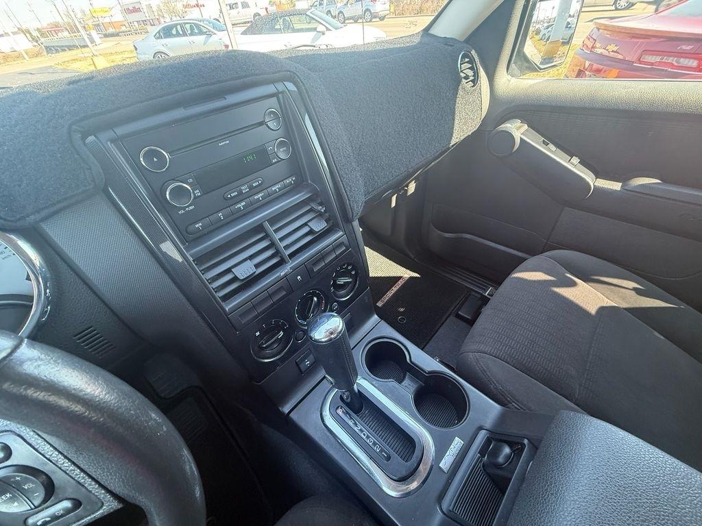 Ford Explorer Sport Trac XLT 4.0L 2WD 2010