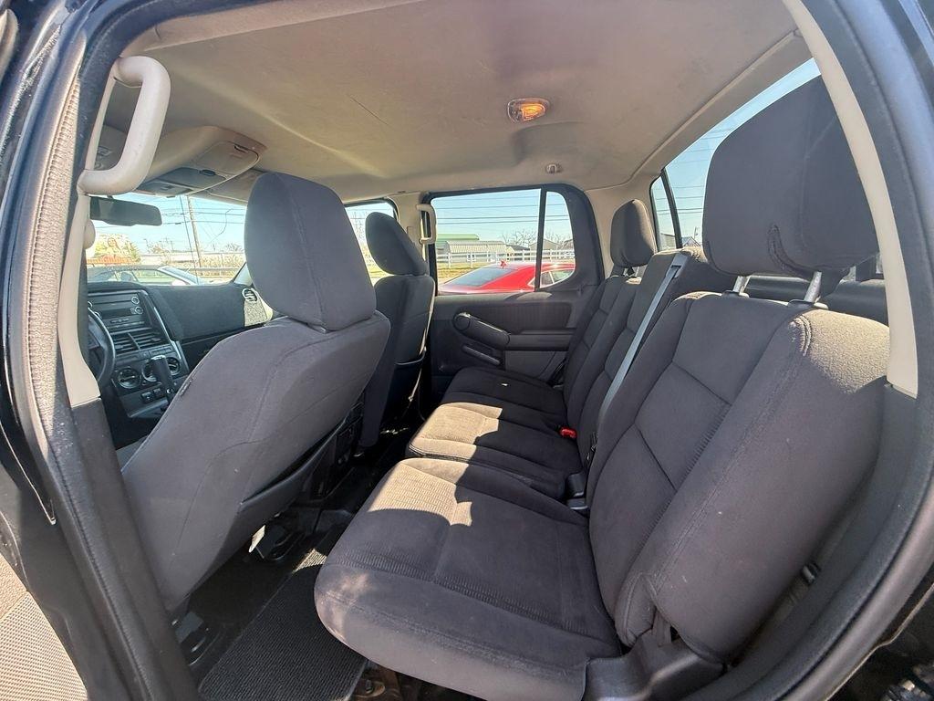 Ford Explorer Sport Trac XLT 4.0L 2WD 2010