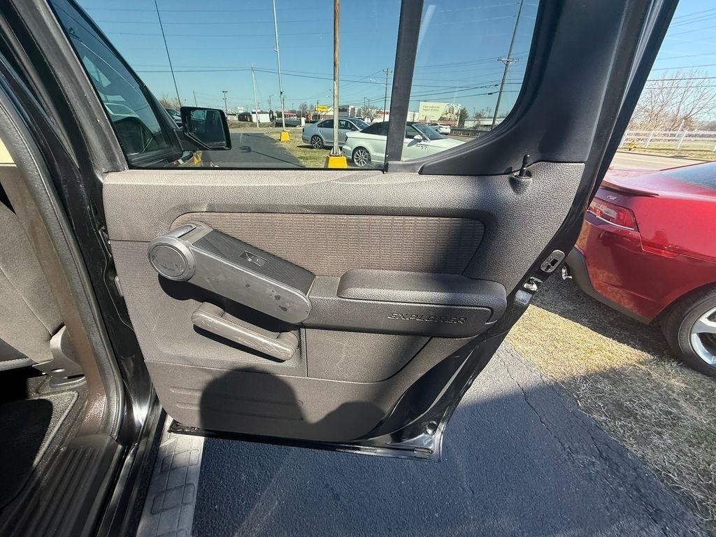 Ford Explorer Sport Trac XLT 4.0L 2WD 2010