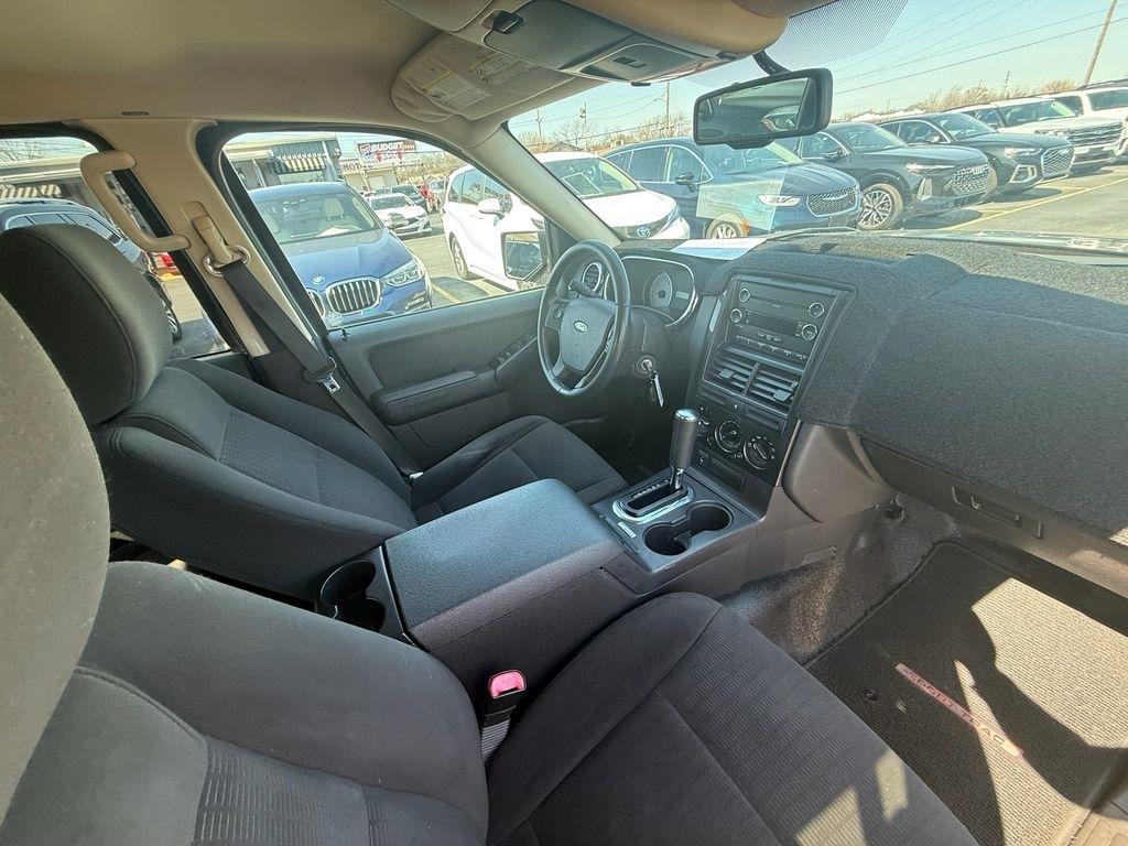 Ford Explorer Sport Trac XLT 4.0L 2WD 2010