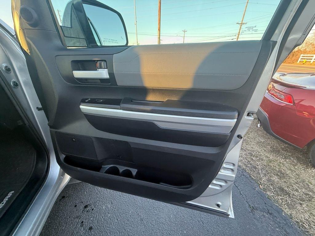 Toyota Tundra Limited 5.7L FFV CrewMax 4WD 2015