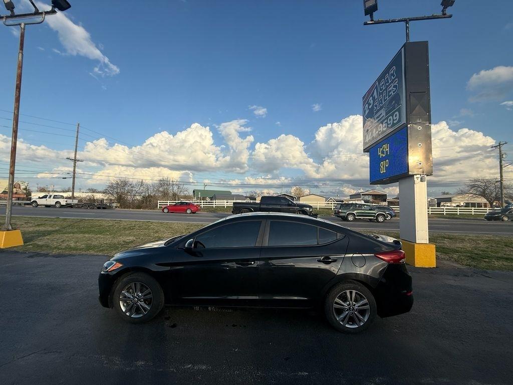 Hyundai Elantra Value Edition 6A 2017