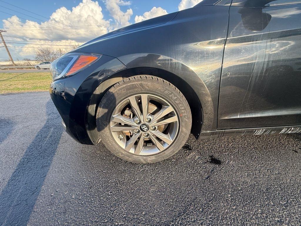 Hyundai Elantra Value Edition 6A 2017