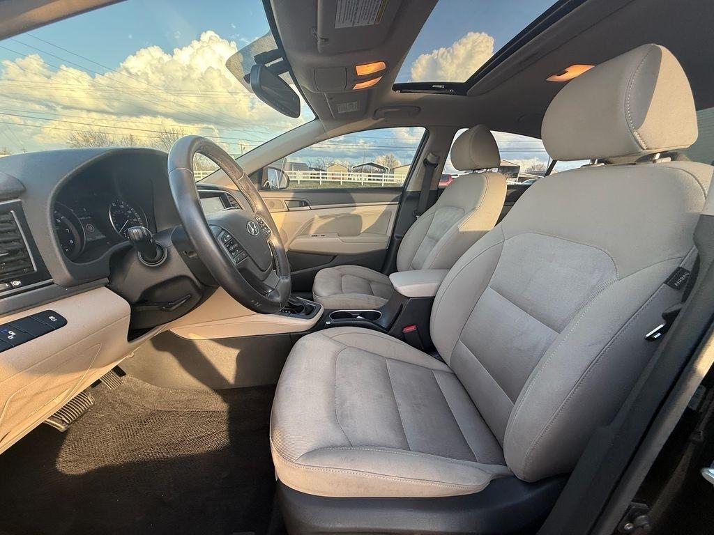 Hyundai Elantra Value Edition 6A 2017