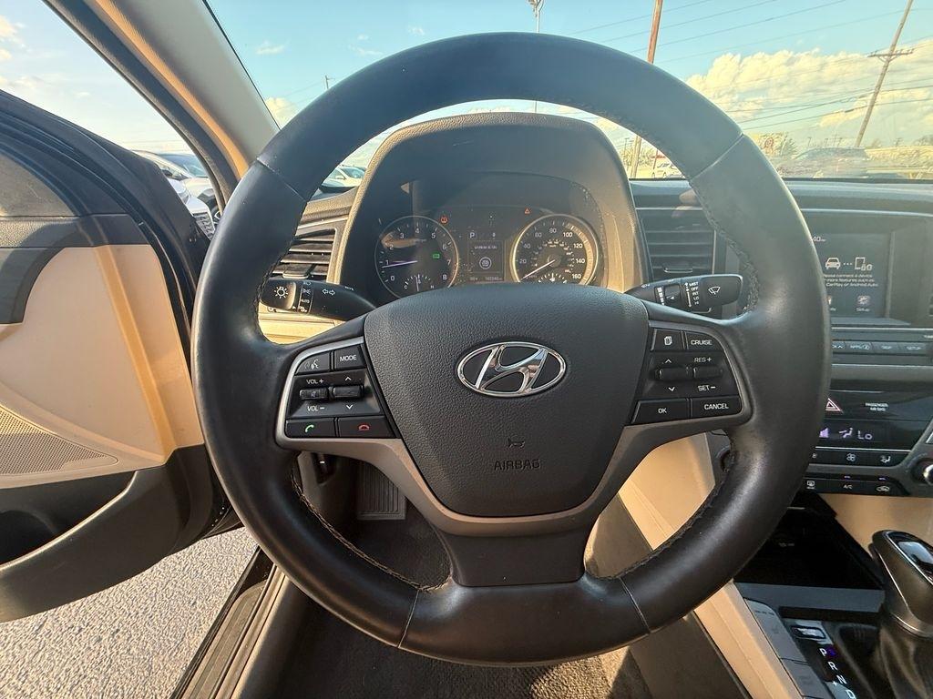 Hyundai Elantra Value Edition 6A 2017