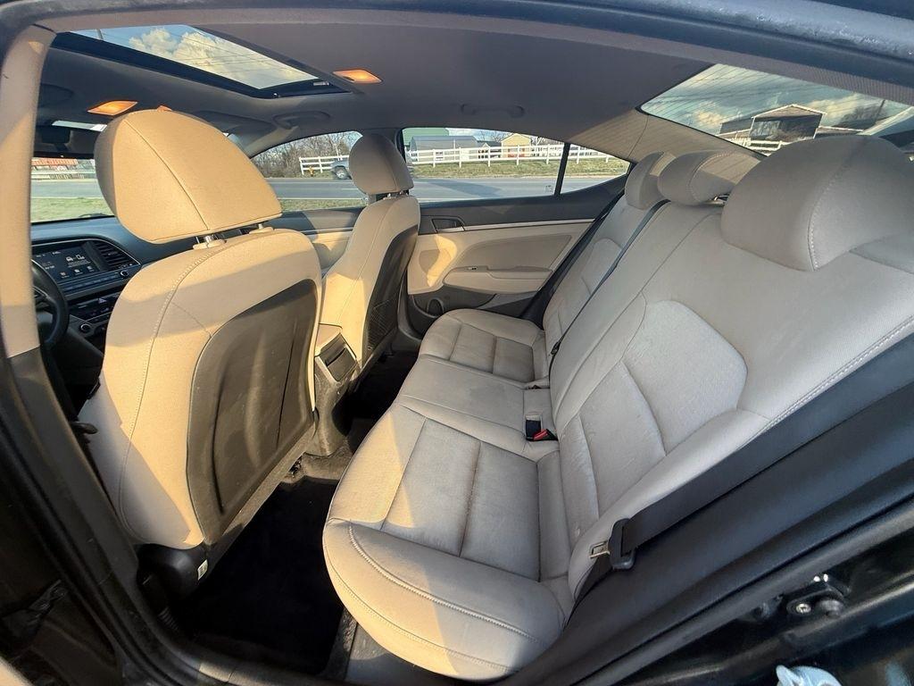 Hyundai Elantra Value Edition 6A 2017