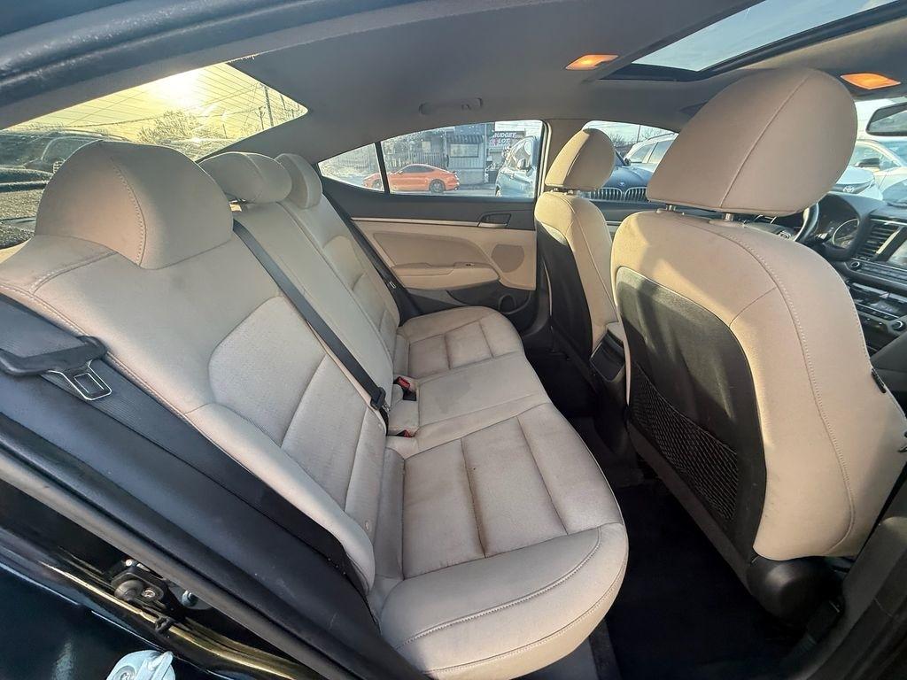 Hyundai Elantra Value Edition 6A 2017