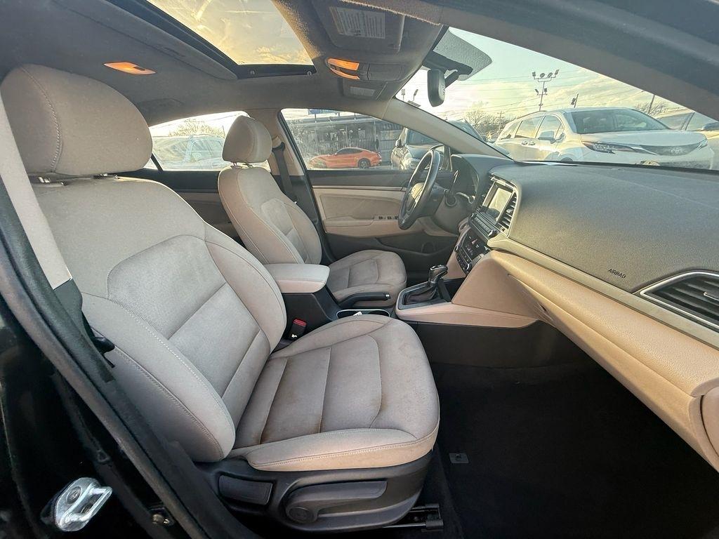 Hyundai Elantra Value Edition 6A 2017