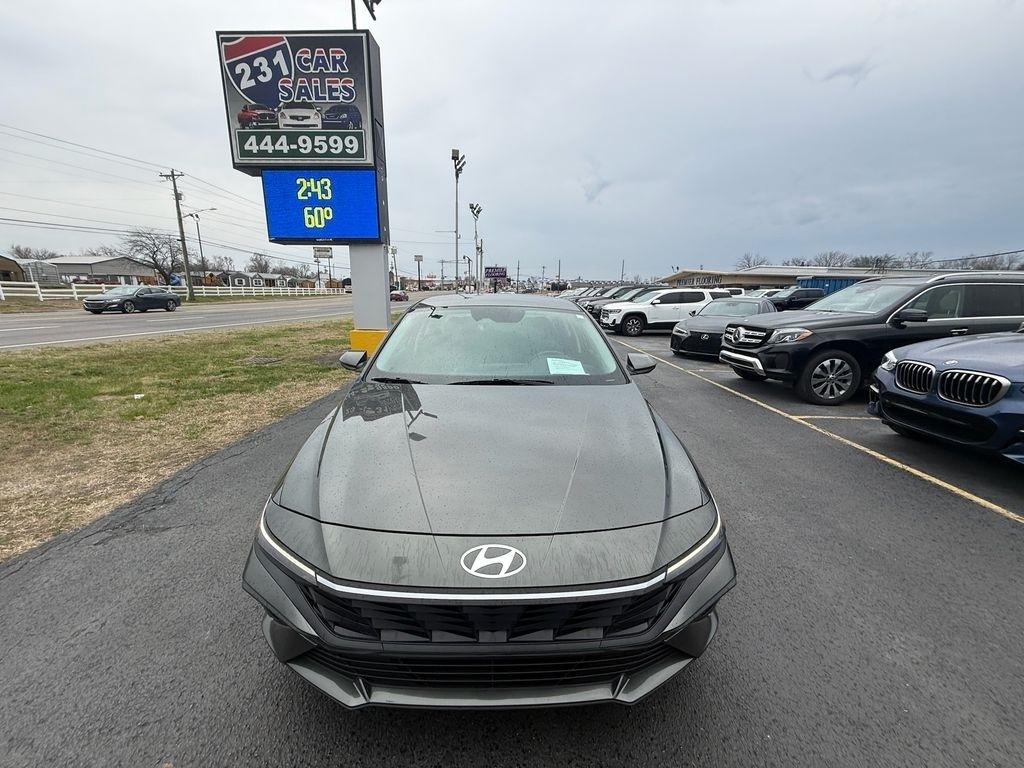 Hyundai Elantra Blue Hybrid 2024