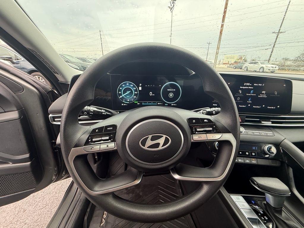 Hyundai Elantra Blue Hybrid 2024