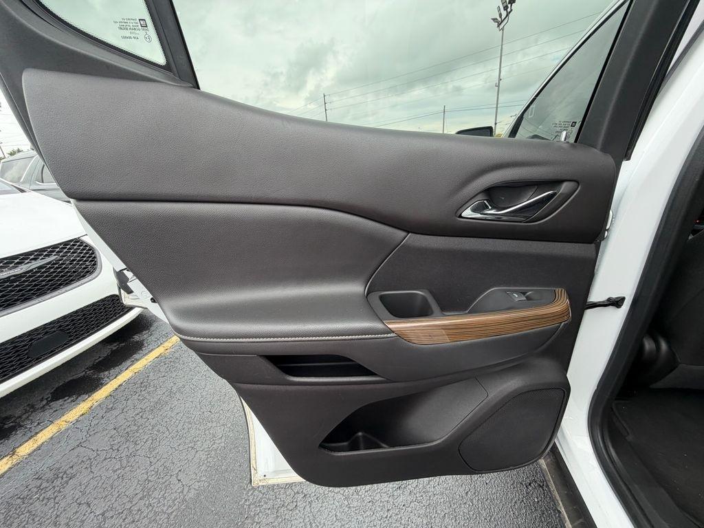 GMC Acadia SLE 2023