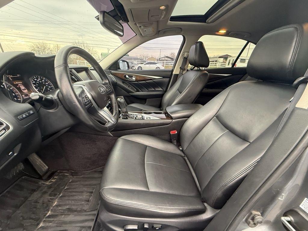 Infiniti Q50 3.0t LUXE AWD 2019