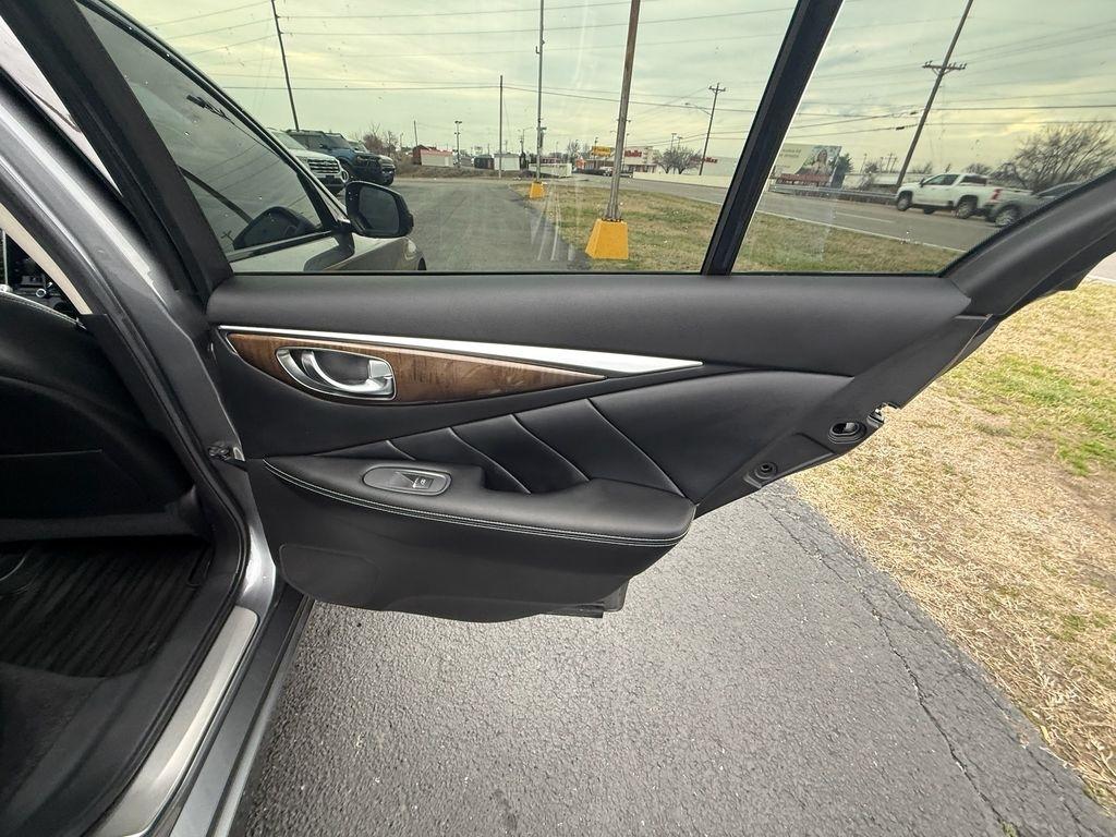 Infiniti Q50 3.0t LUXE AWD 2019