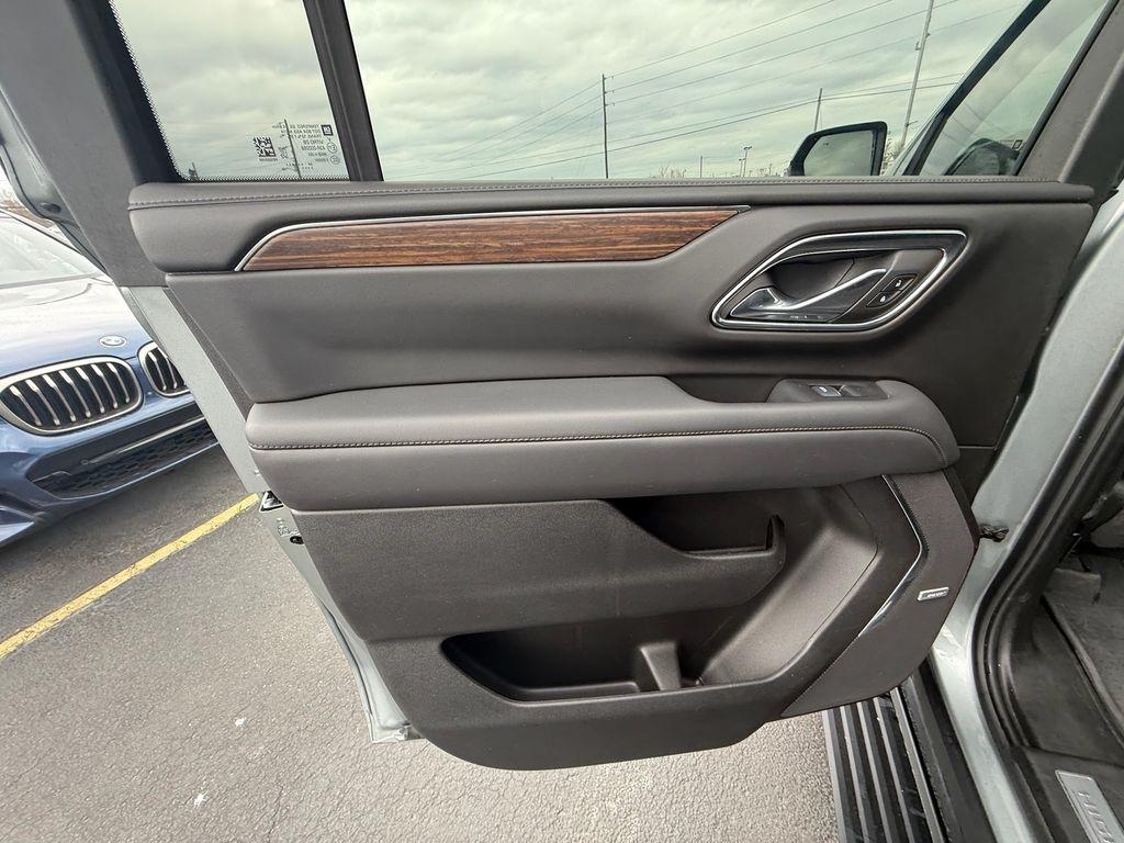 Chevrolet Suburban High Country 4WD 2024