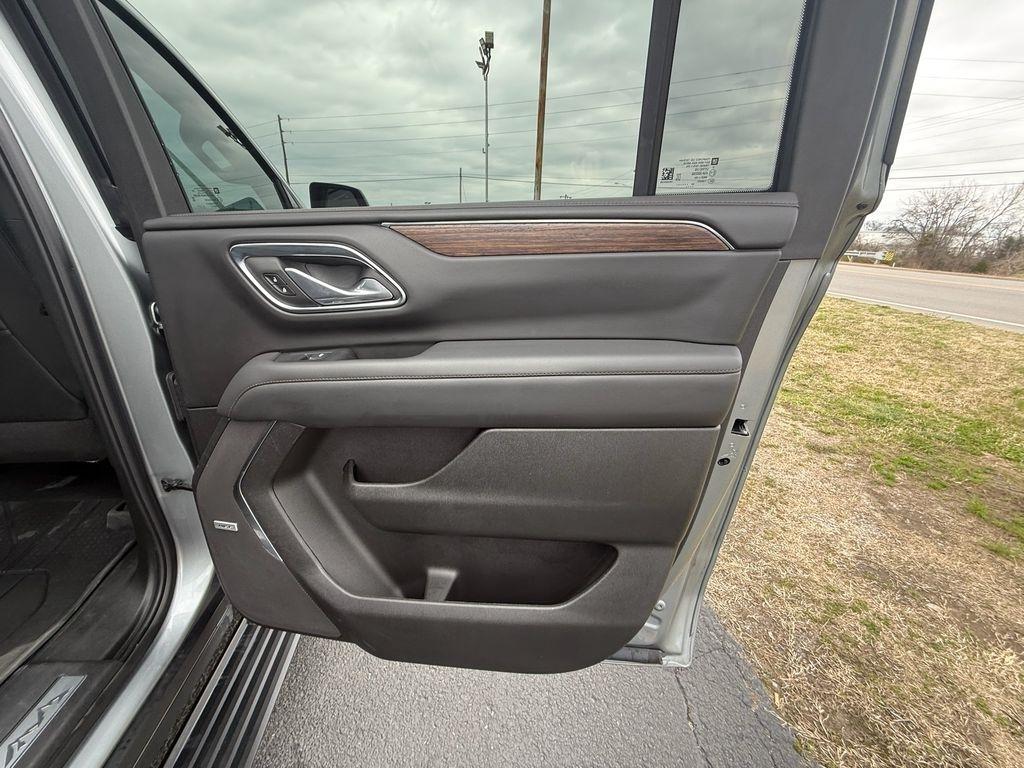 Chevrolet Suburban High Country 4WD 2024