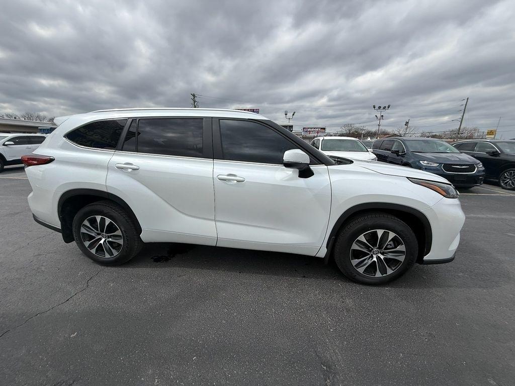 Toyota Highlander XLE 2023