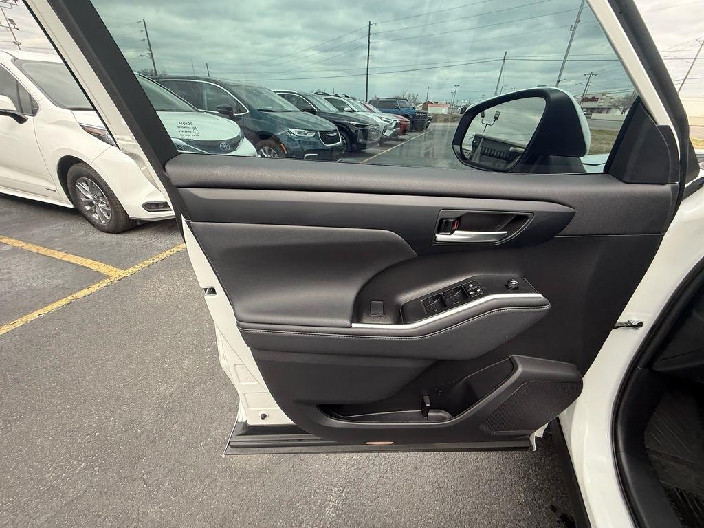 Toyota Highlander XLE 2023