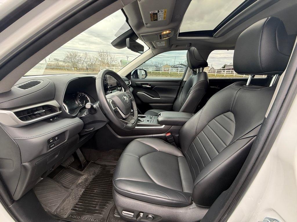 Toyota Highlander XLE 2023