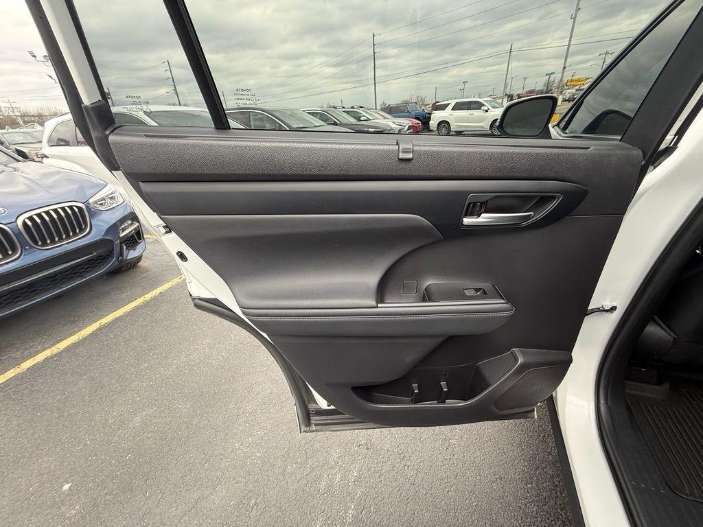 Toyota Highlander XLE 2023