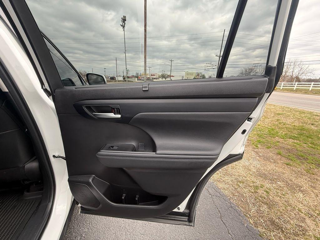 Toyota Highlander XLE 2023