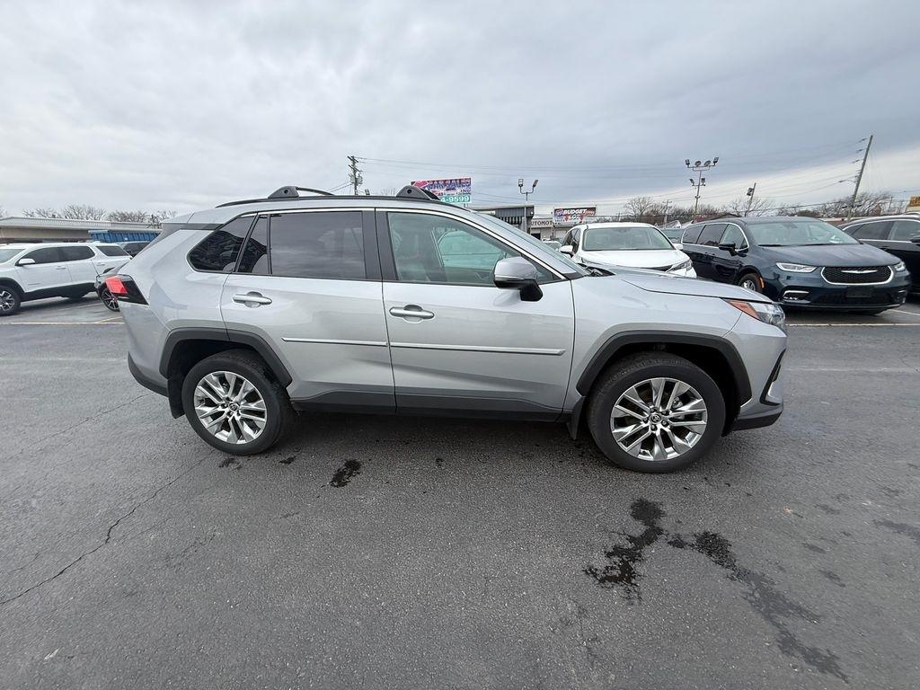 Toyota RAV4 XLE Premium AWD 2022