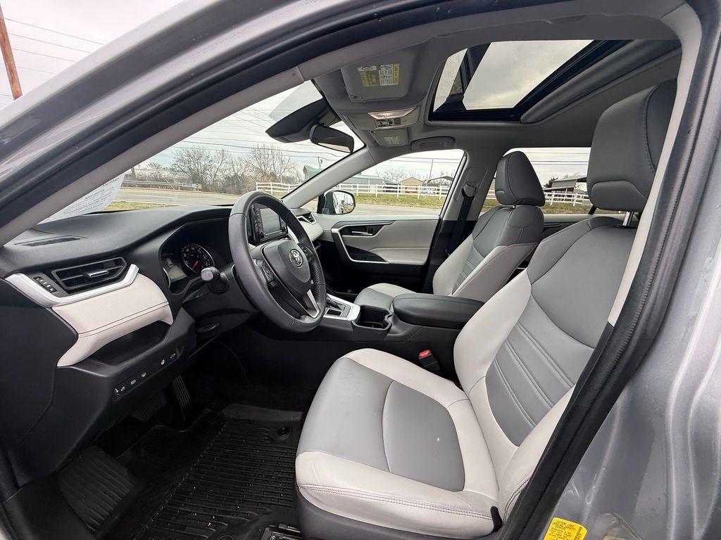 Toyota RAV4 XLE Premium AWD 2022