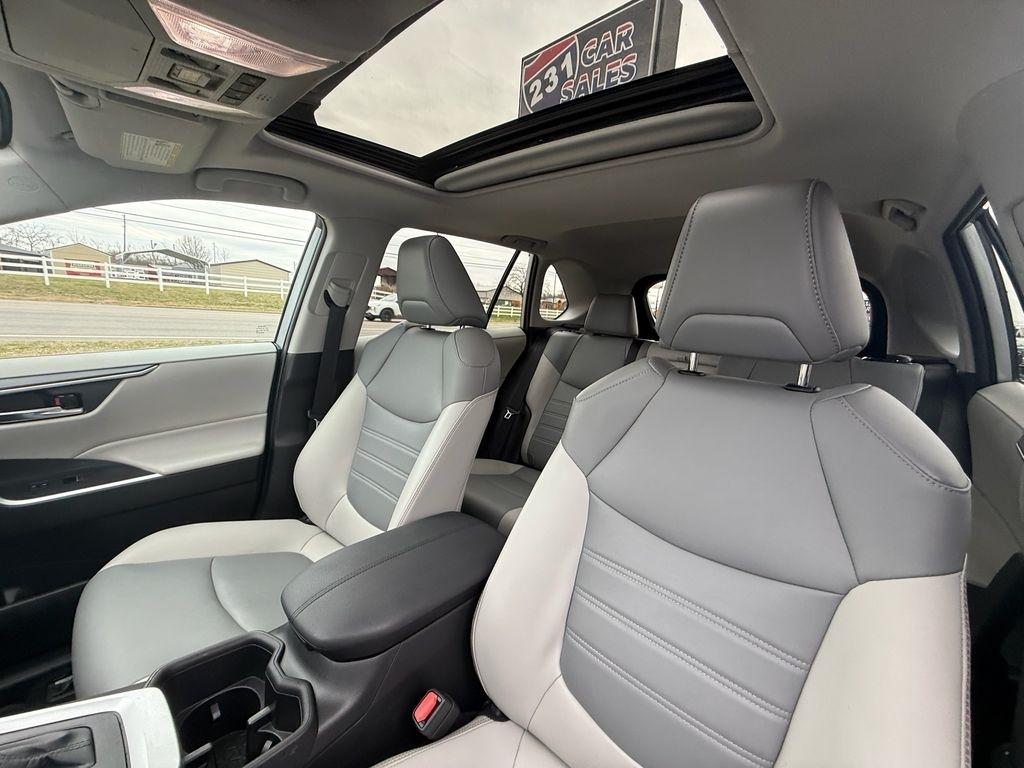 Toyota RAV4 XLE Premium AWD 2022