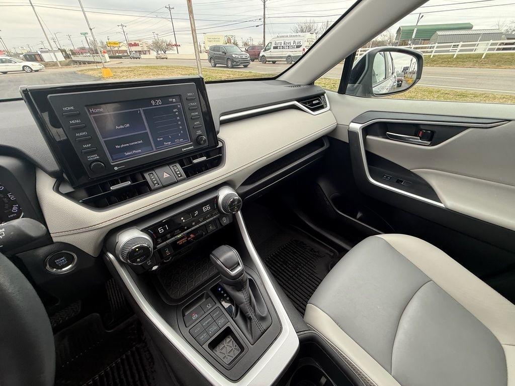 Toyota RAV4 XLE Premium AWD 2022