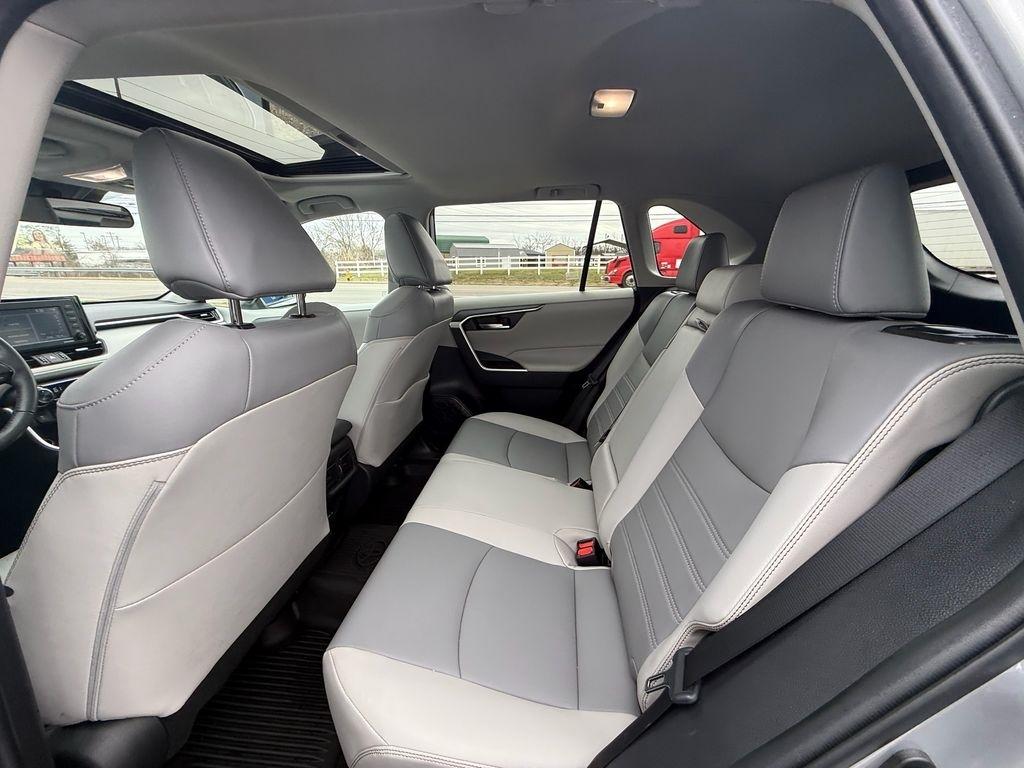 Toyota RAV4 XLE Premium AWD 2022