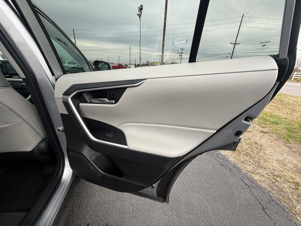 Toyota RAV4 XLE Premium AWD 2022