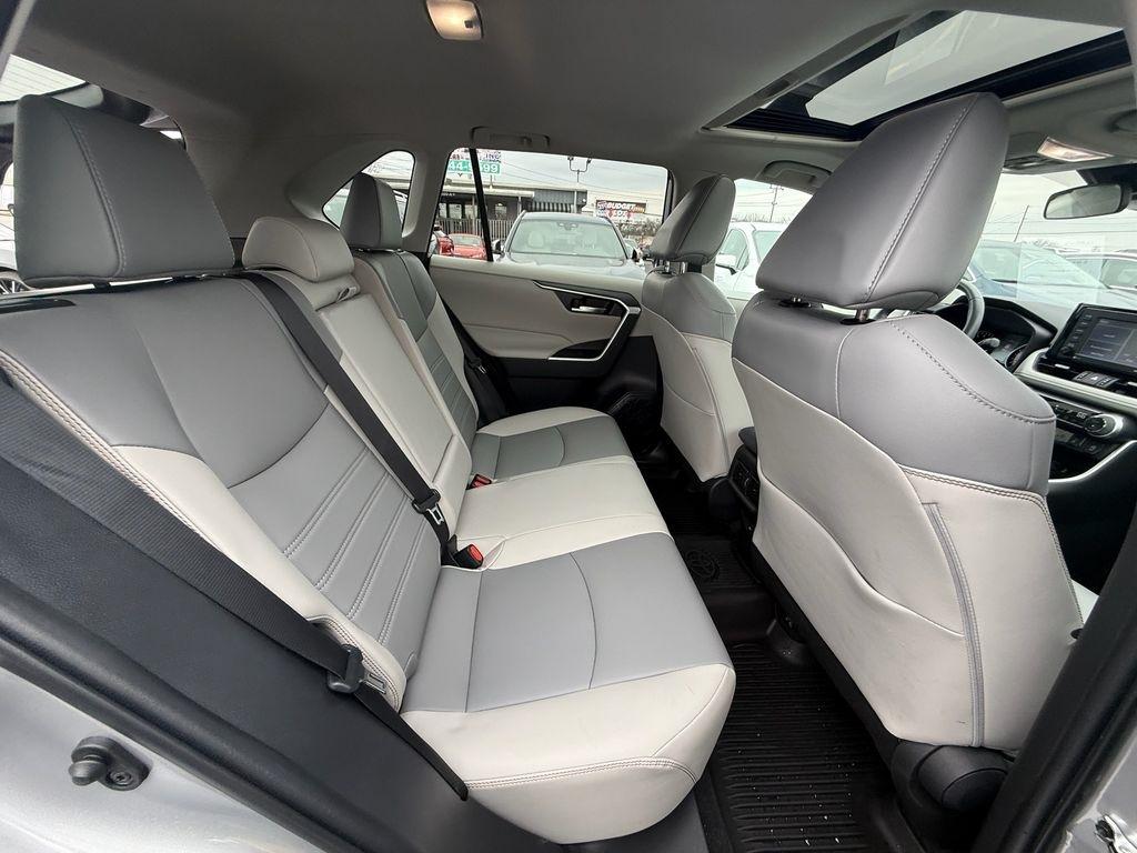 Toyota RAV4 XLE Premium AWD 2022