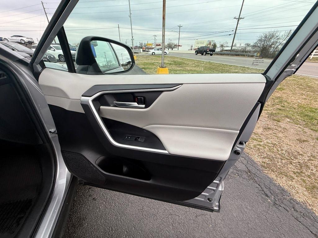 Toyota RAV4 XLE Premium AWD 2022