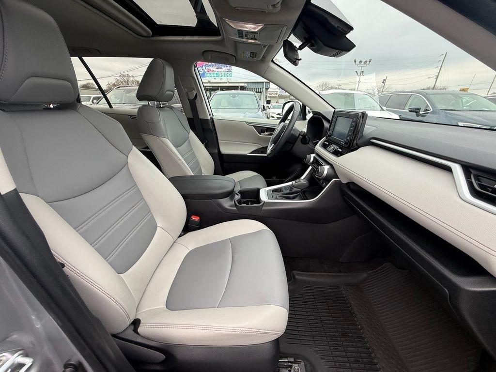 Toyota RAV4 XLE Premium AWD 2022