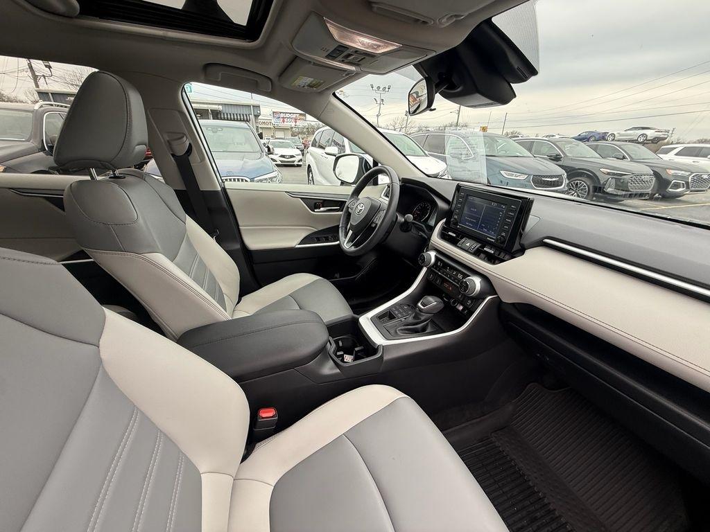 Toyota RAV4 XLE Premium AWD 2022