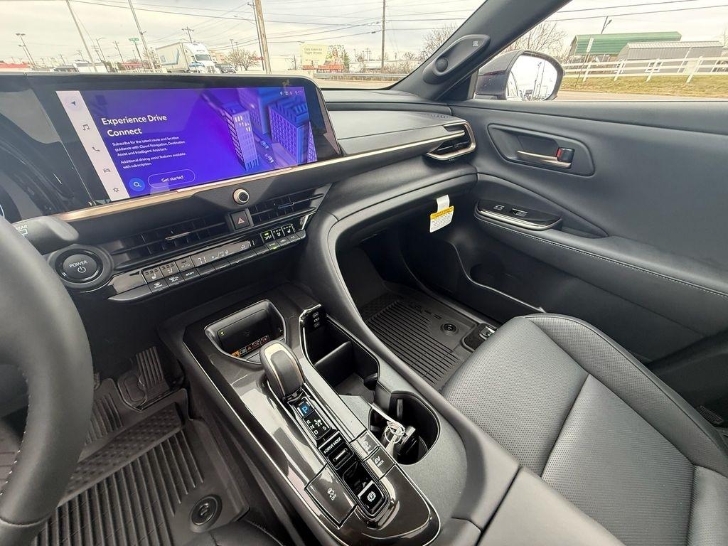 Toyota Crown Signia Limited 2025